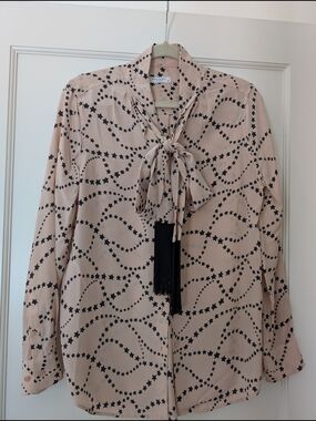 Equipment Femme Silk Blouse With Tie-neck Bow And Tassels Light Pink Star Print